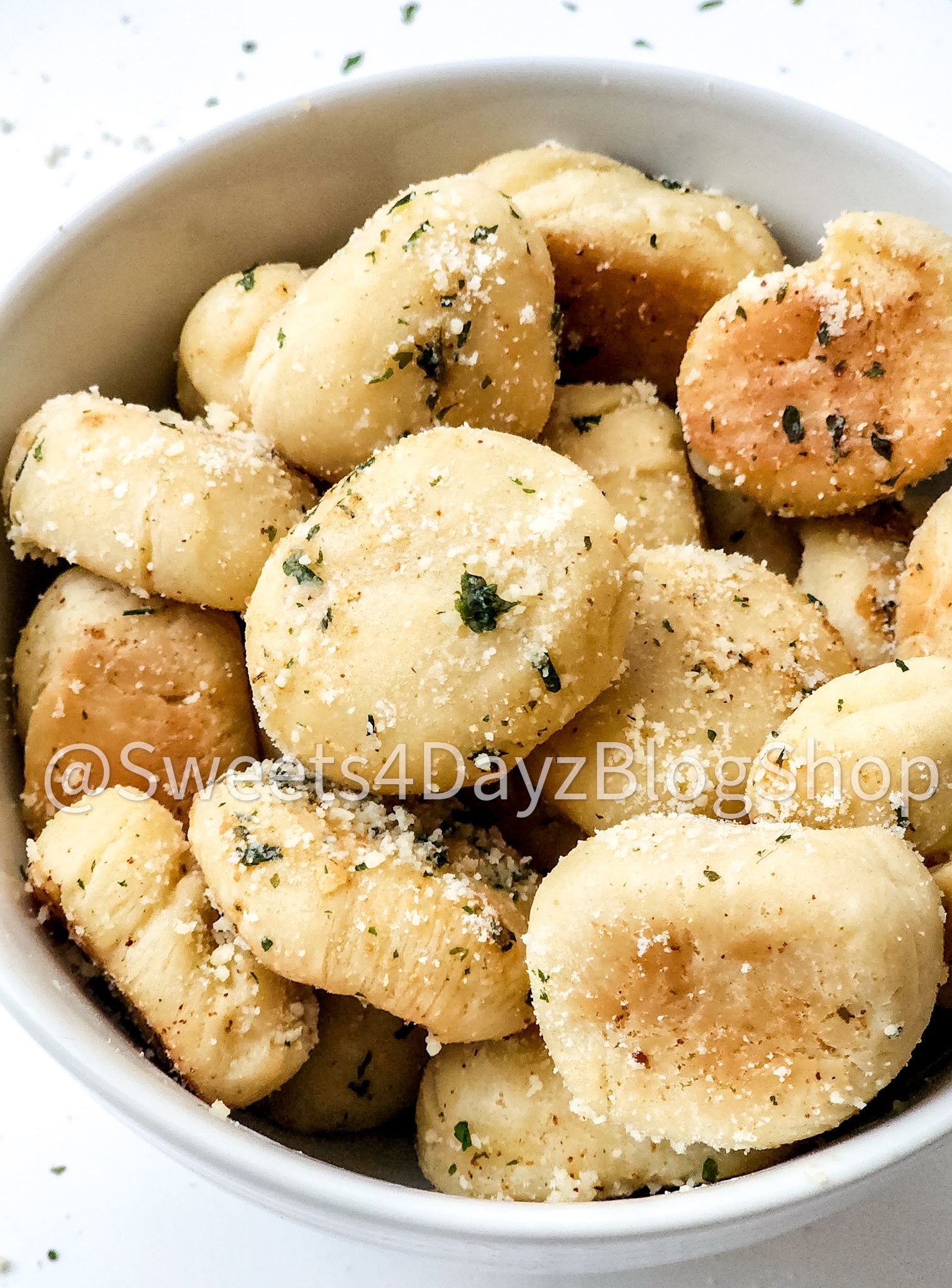 Copycat Domino's Parmesan Bites on White